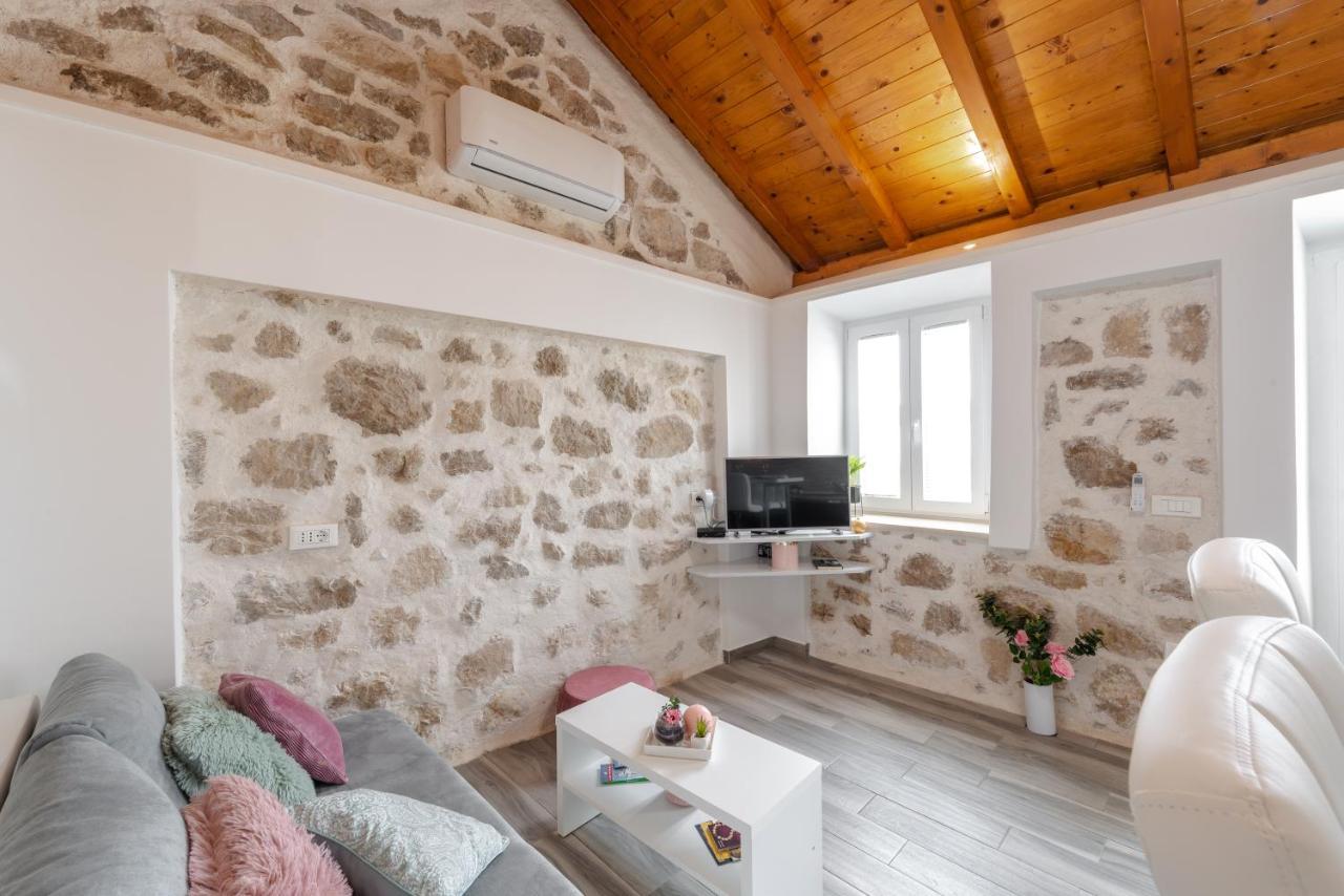 Little Stone House Apartment Buici  Exterior photo